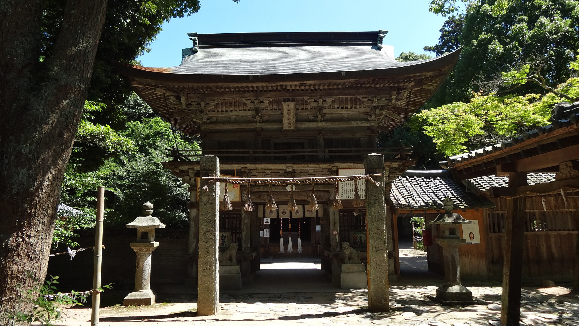 ホテルから車で約30分。櫻井神社はあらゆる縁を結ぶ神社として人気。