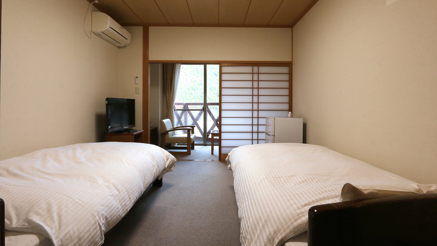 本館洋室6畳ツイン