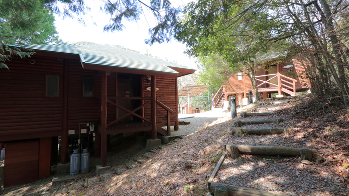 【中腹・コテージ】 