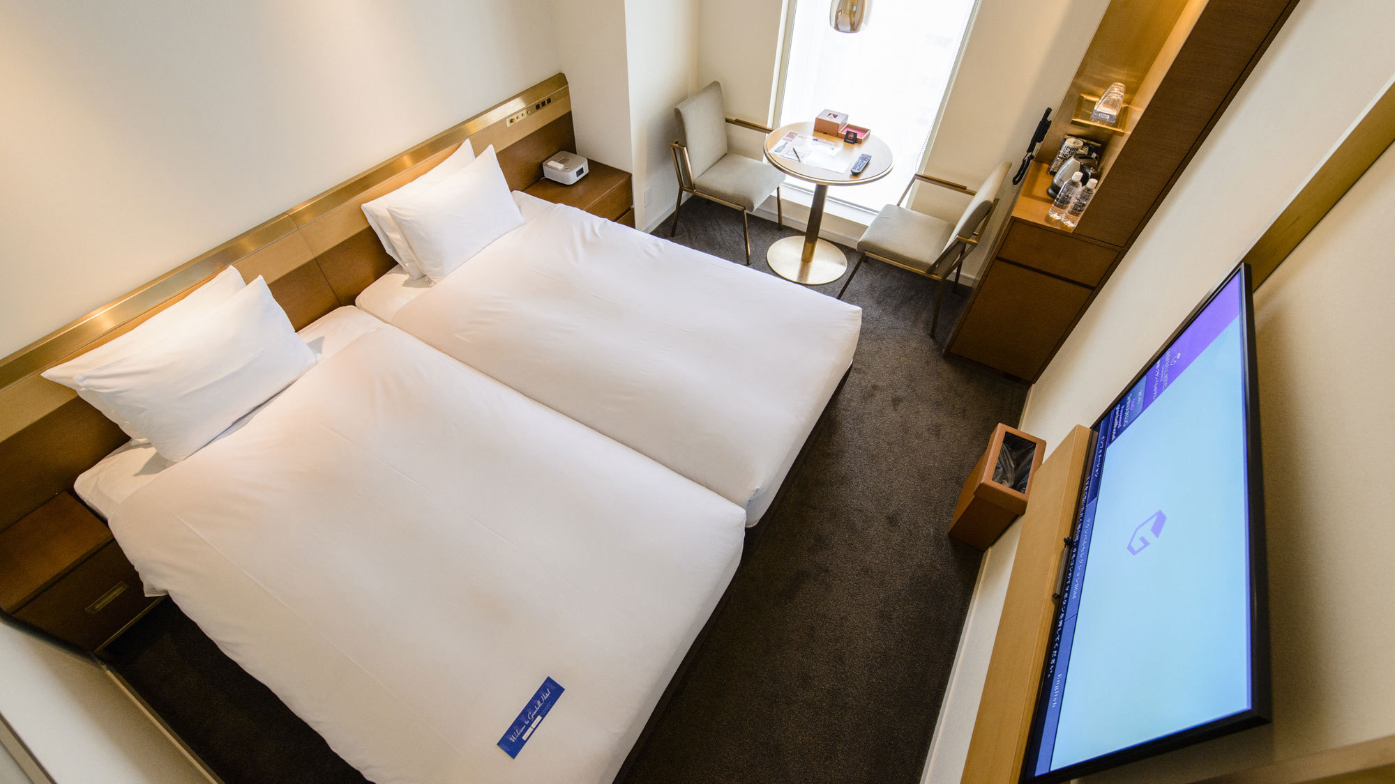 スタンダードハリウッドツイン