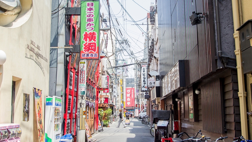 ■周辺施設：「道頓堀」大阪ミナミを象徴する有名な観光地。様々な大阪名物を堪能できます。