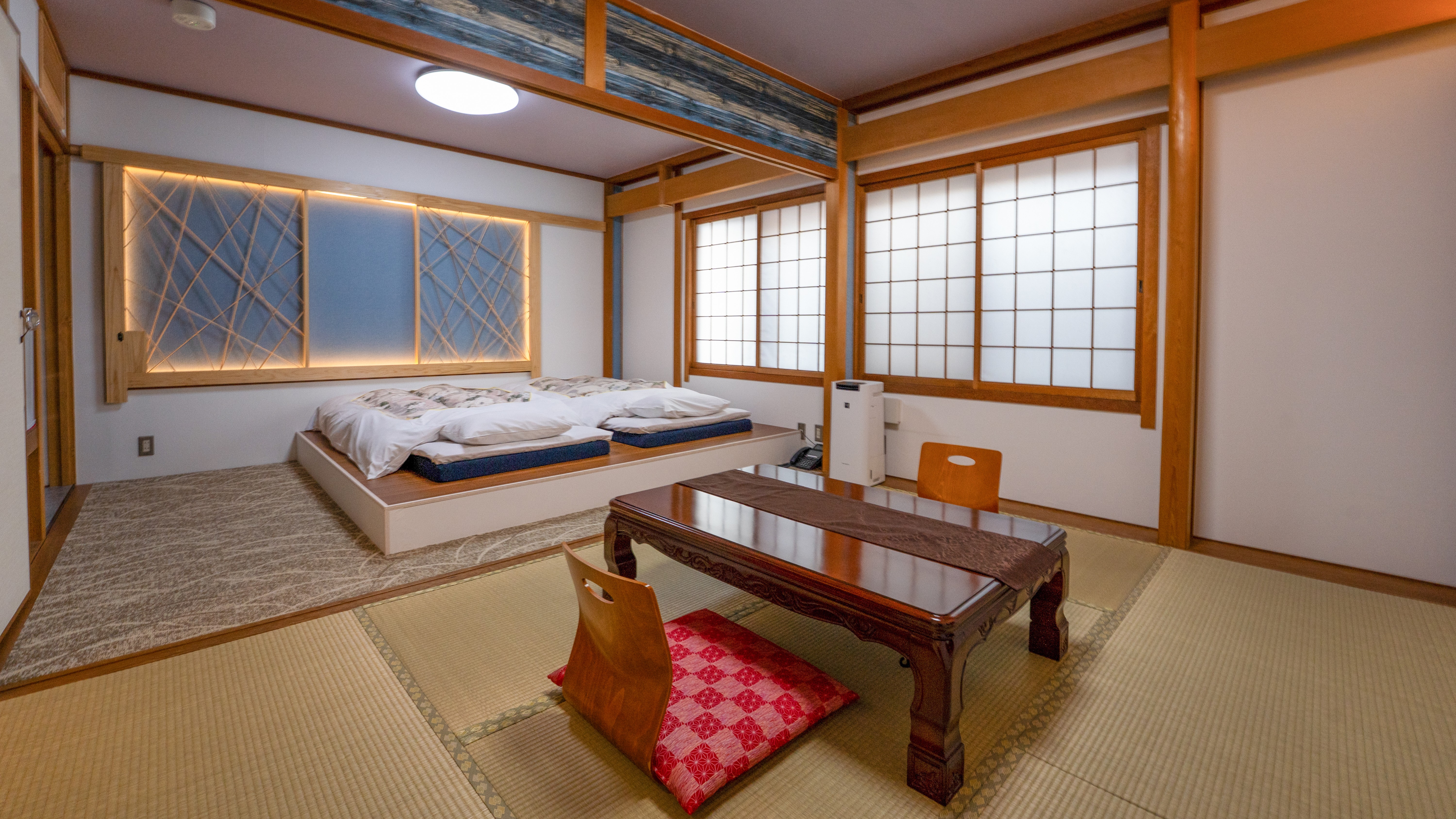 *【禁煙】＜2F ワンフロア貸切＞2名様は小上がりに寝具、3名様以上は夕食時に畳に布団を敷きます。
