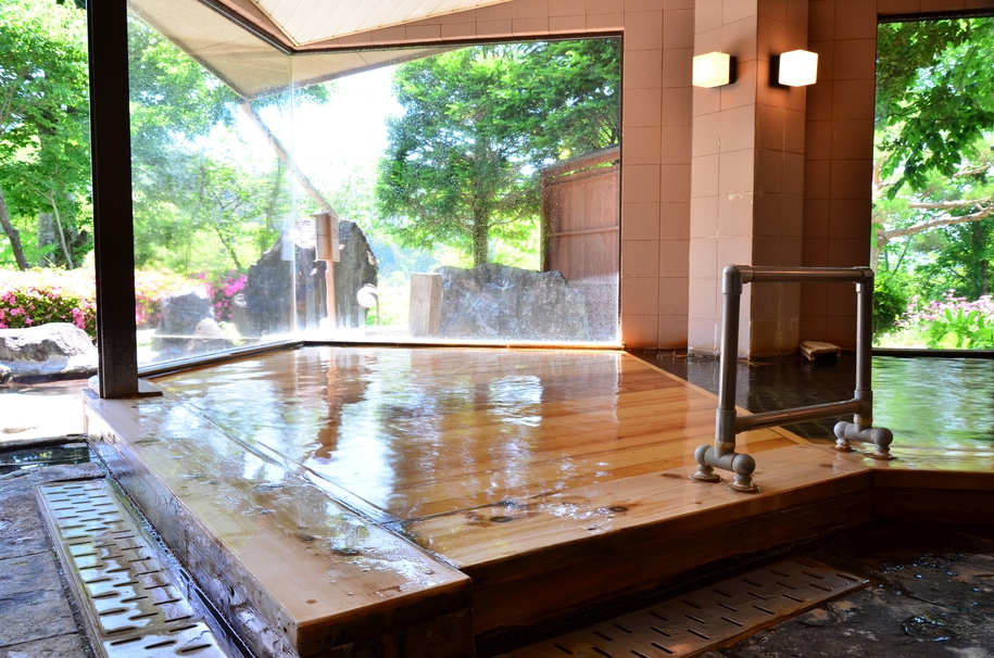【1泊朝食付】開放感ある内湯は一晩中入浴ＯＫ！ ＊チェックイン15:00〜24:00