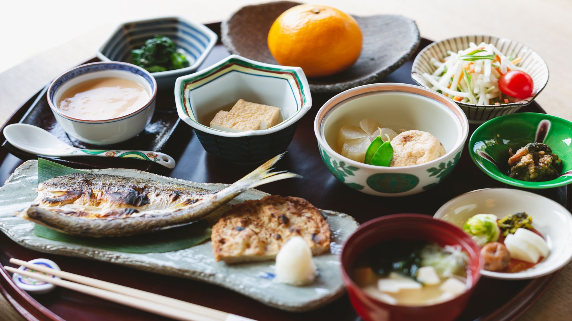 【朝食】心とカラダが目覚める朝ごはん♪地産地消にこだわり、旬もお楽しみ頂けますあ（例）