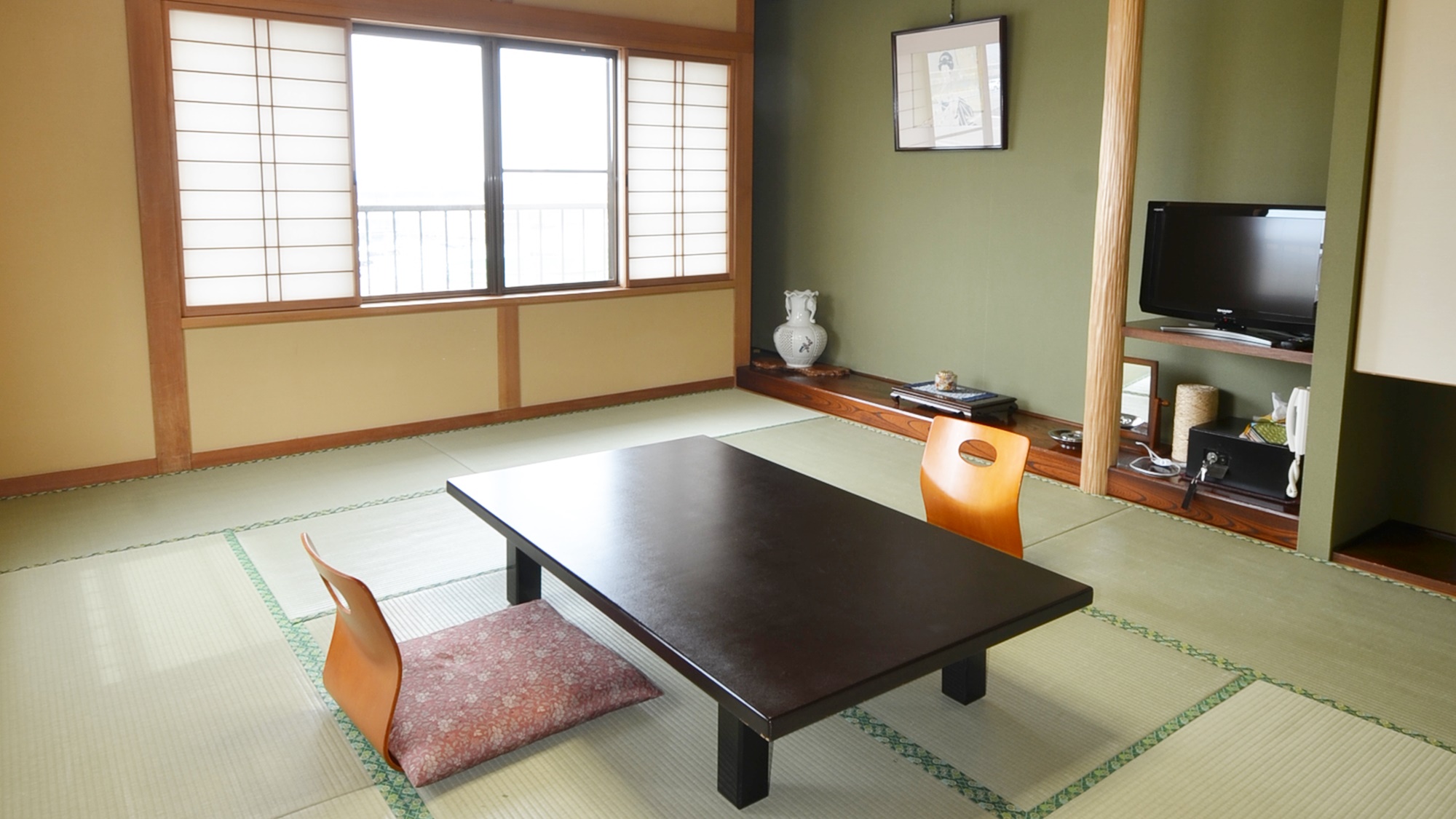 *客室一例：お部屋はそれぞれしつらえが1部屋毎に異なります。