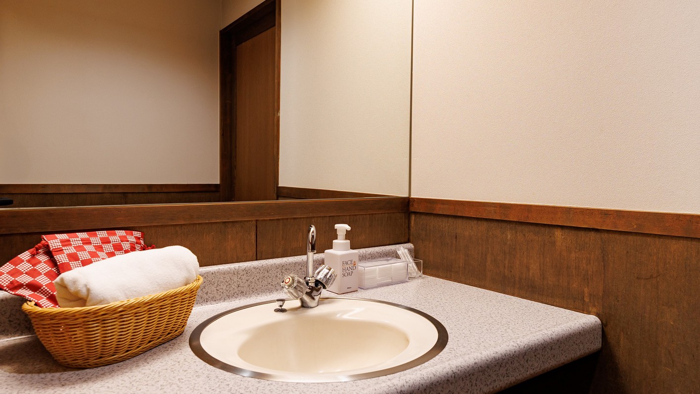 ■【富士】本館和室14畳/四季を映す日本庭園を望む