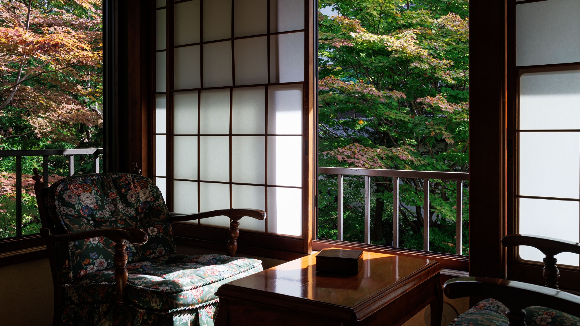■【富士】本館和室14畳／四季を映す日本庭園を望む