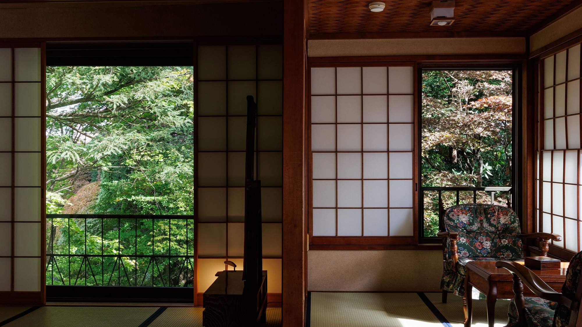 ■【富士】本館和室14畳／四季を映す日本庭園を望む