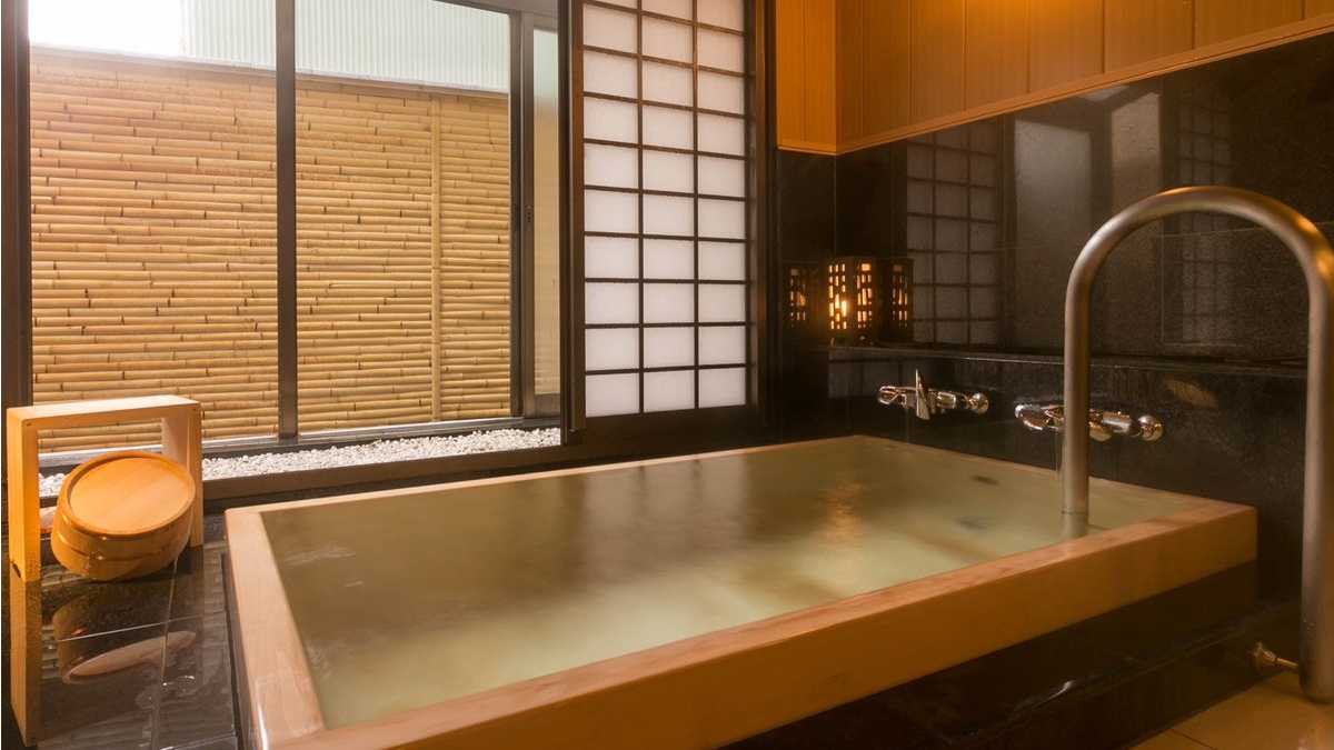 □貸切風呂　温泉と檜の香りを貸切でお楽しみいただけます（別途有料でご利用いただけます）