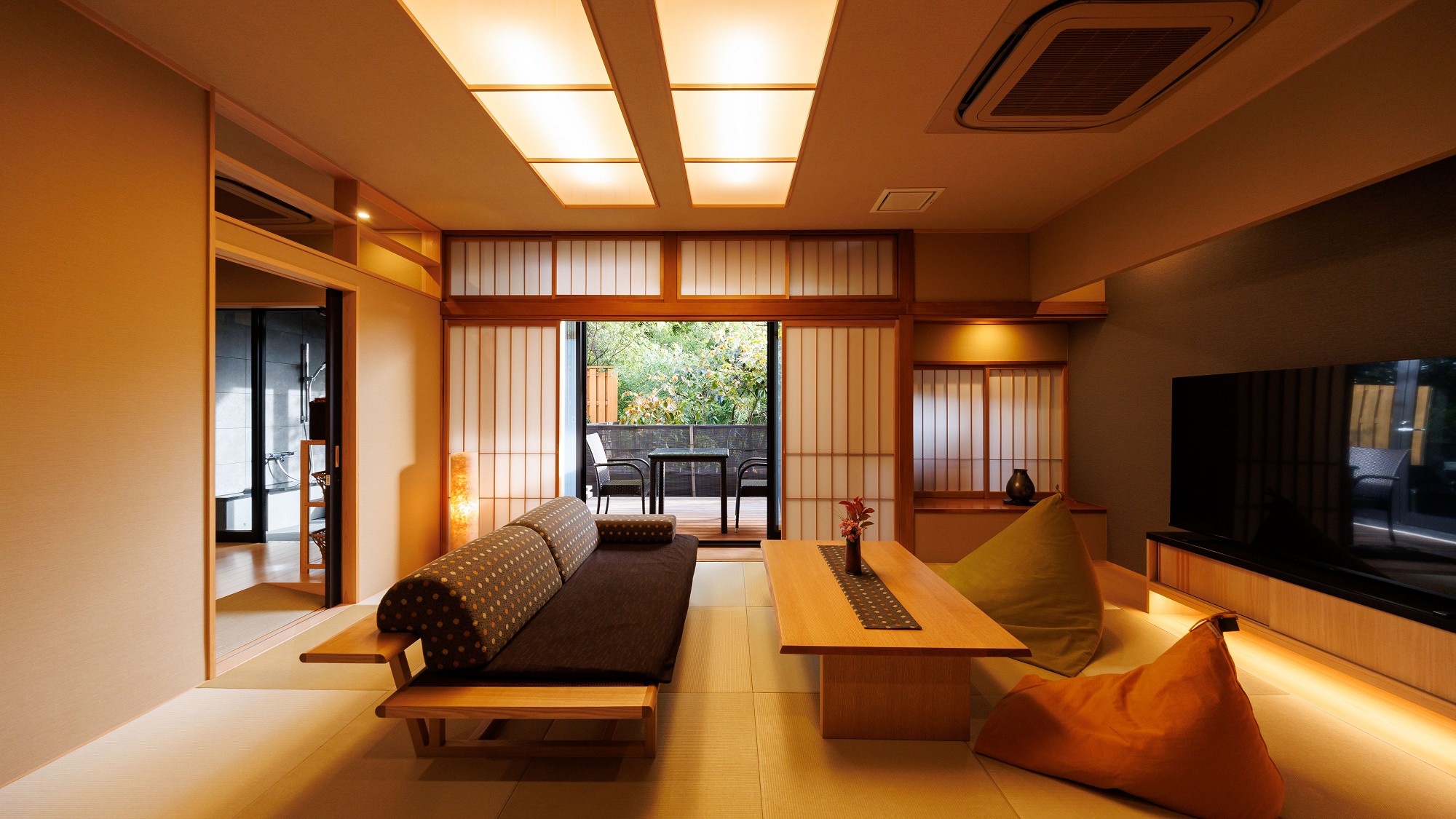 ■【半露天風呂付特別室　飛鳥】和モダンツイン