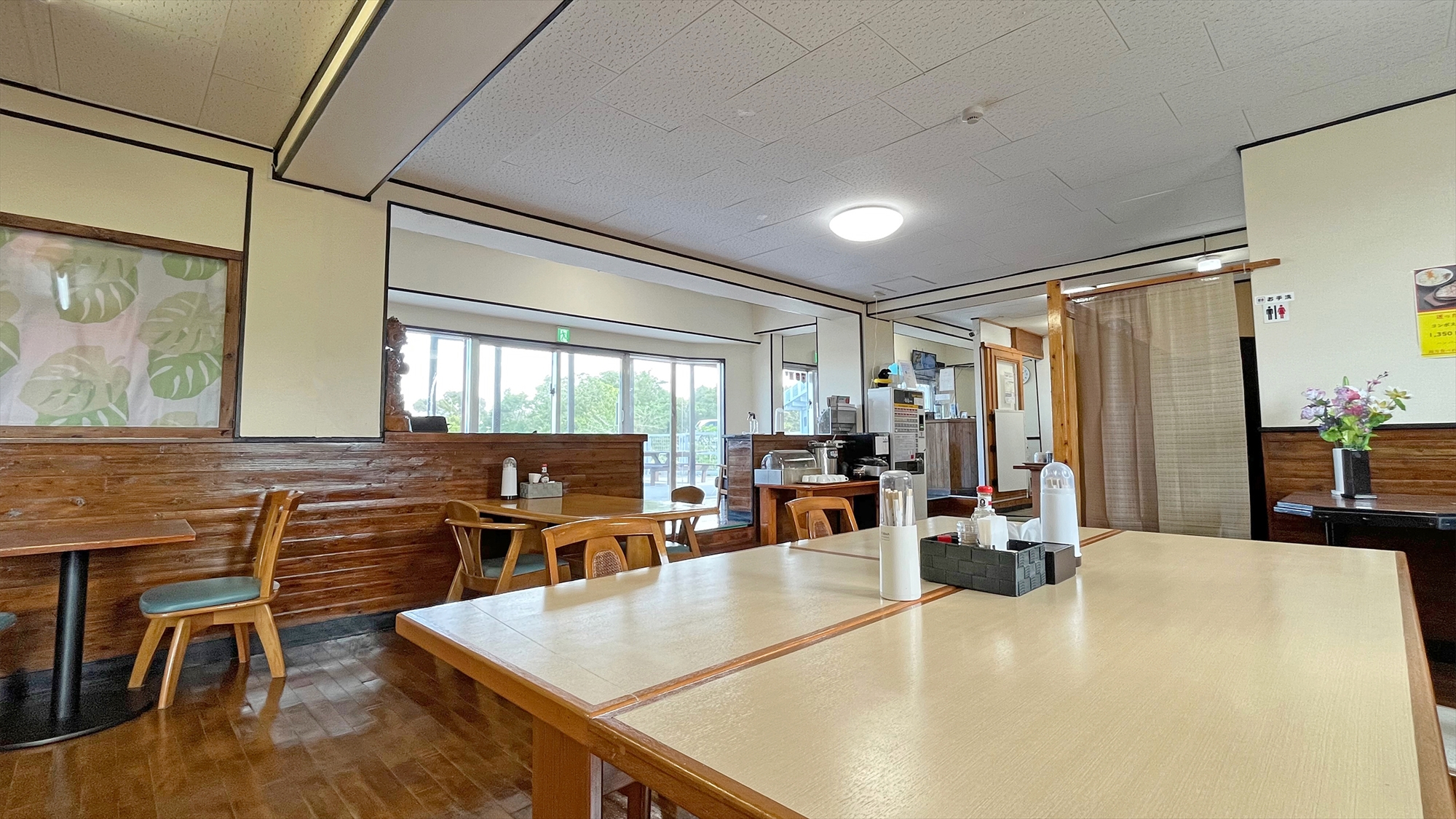 【国際ステーキ】店内