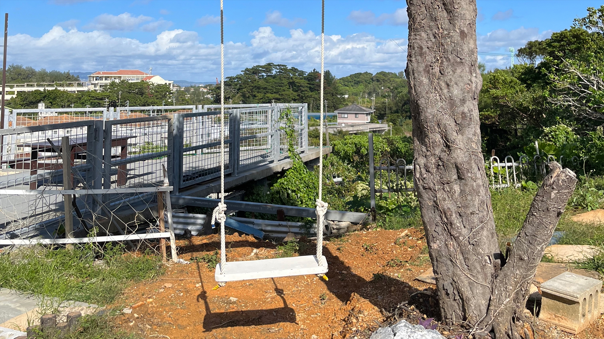 【屋外テラス・ブランコ】