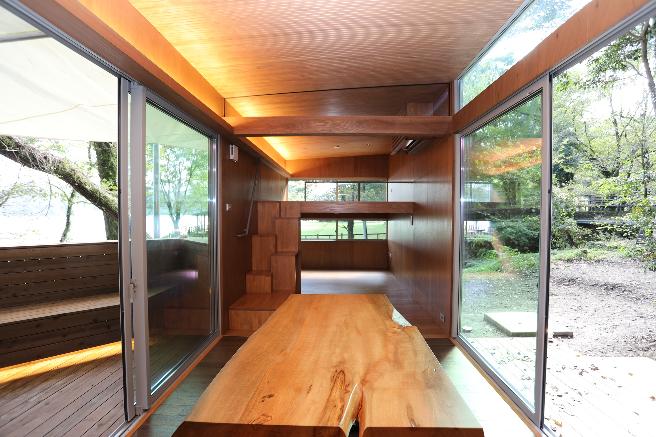 ｽﾀｲﾙｷｬﾋﾞﾝ室内の様子（2）