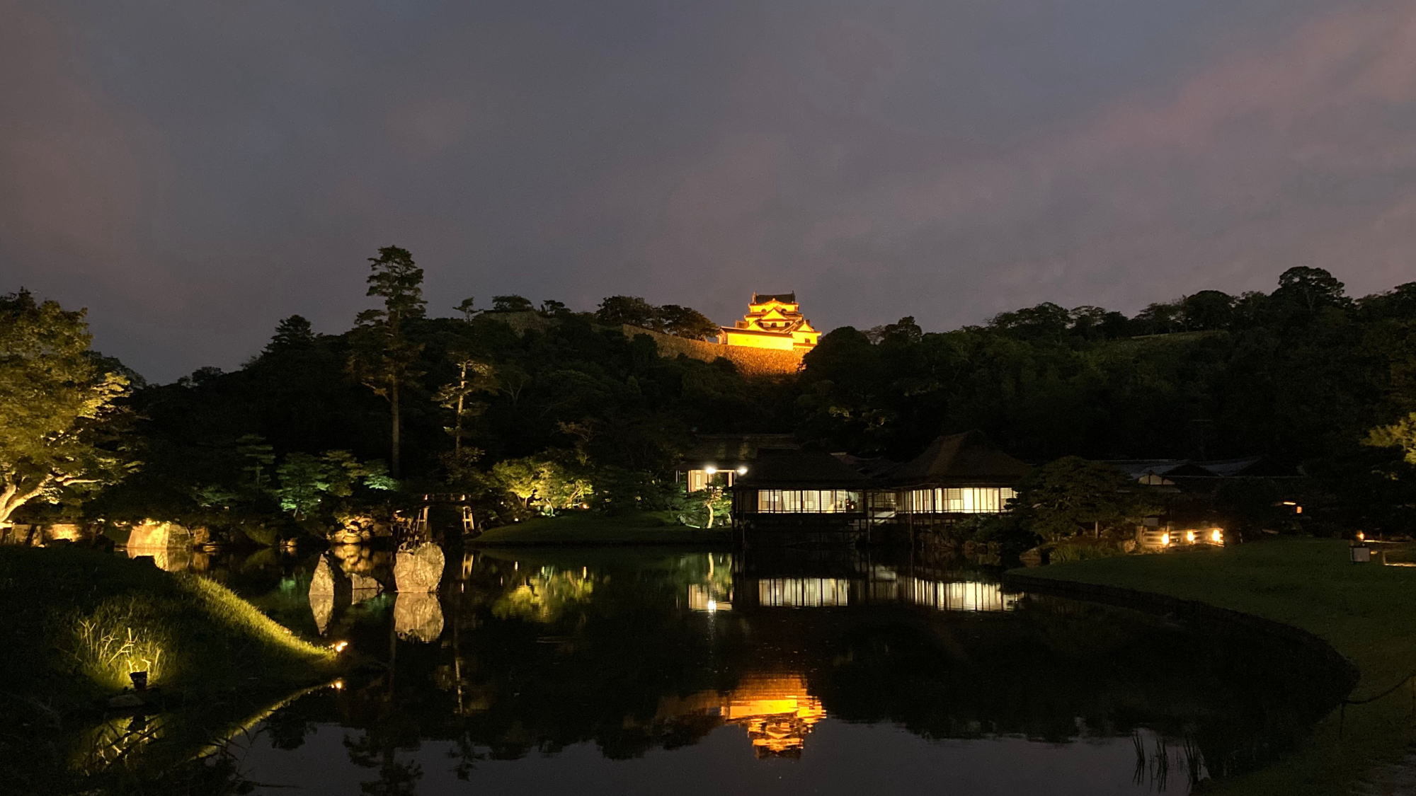 【9日間限定】国宝彦根城　玄宮園「観月の夕べ」入場券付き！ご夕食はお得な鉄板焼ー１泊２食付ー