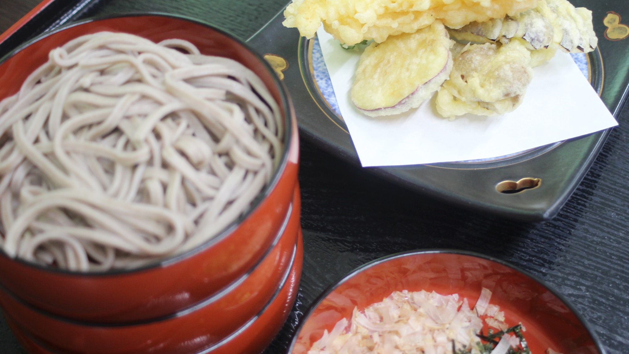 【食堂メニュー】お蕎麦と天ぷらの王道セット！