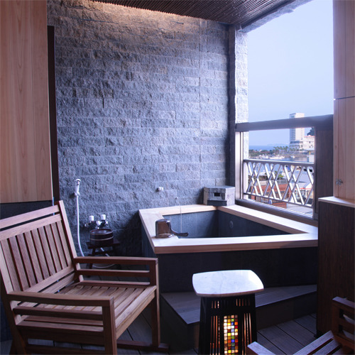 Guest room open-air bath (natural hot spring)