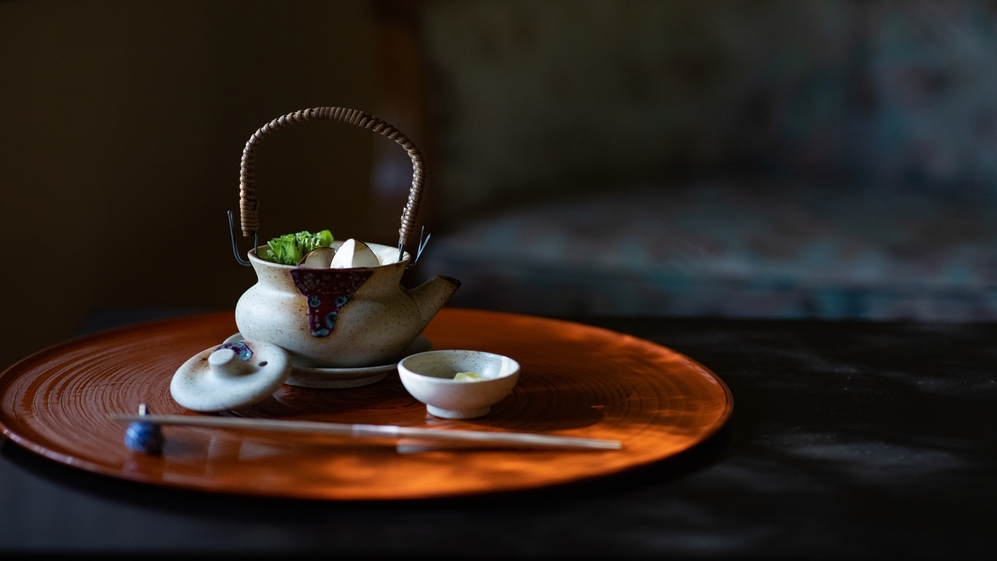 【食でめぐる奈良】鹿鳴山荘(客室風呂付）指定《朝夕部屋食》板長の技光る「 特別会席」プラン