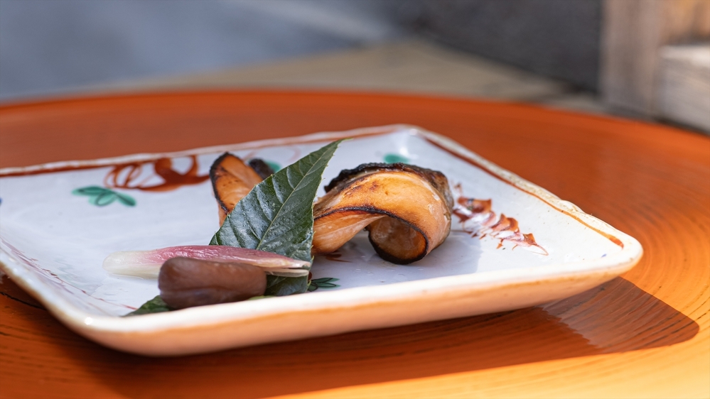 【食でめぐる奈良】西館指定《朝夕部屋食》「季節の会席」（西館基本会席）プラン