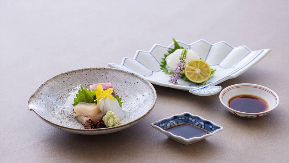 【食でめぐる奈良】鹿鳴山荘(客室風呂付）指定《朝夕部屋食》板長の技光る「 特別会席」プラン