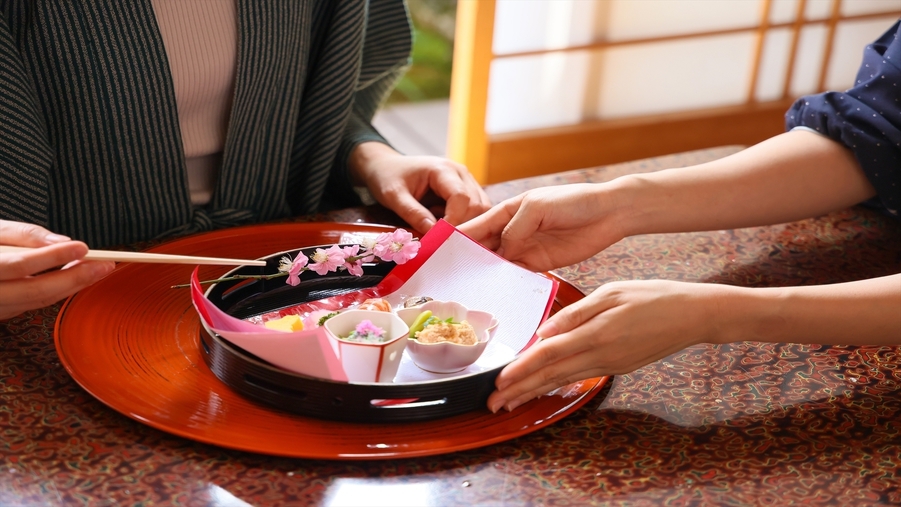 【食でめぐる奈良】鹿鳴山荘(客室風呂付）指定《朝夕部屋食》板長の技光る「 特別会席」プラン