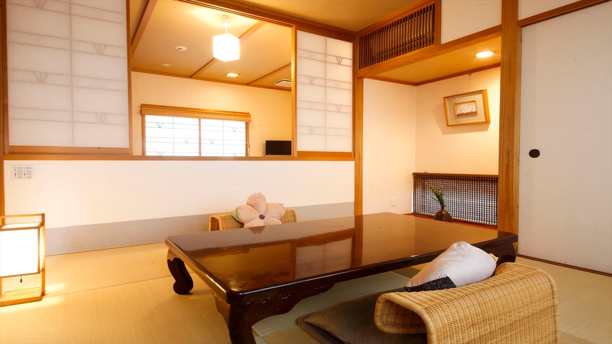 鹿鳴山荘【松】の間、寝室の寛ぎスペースがセパレートのなったお部屋です