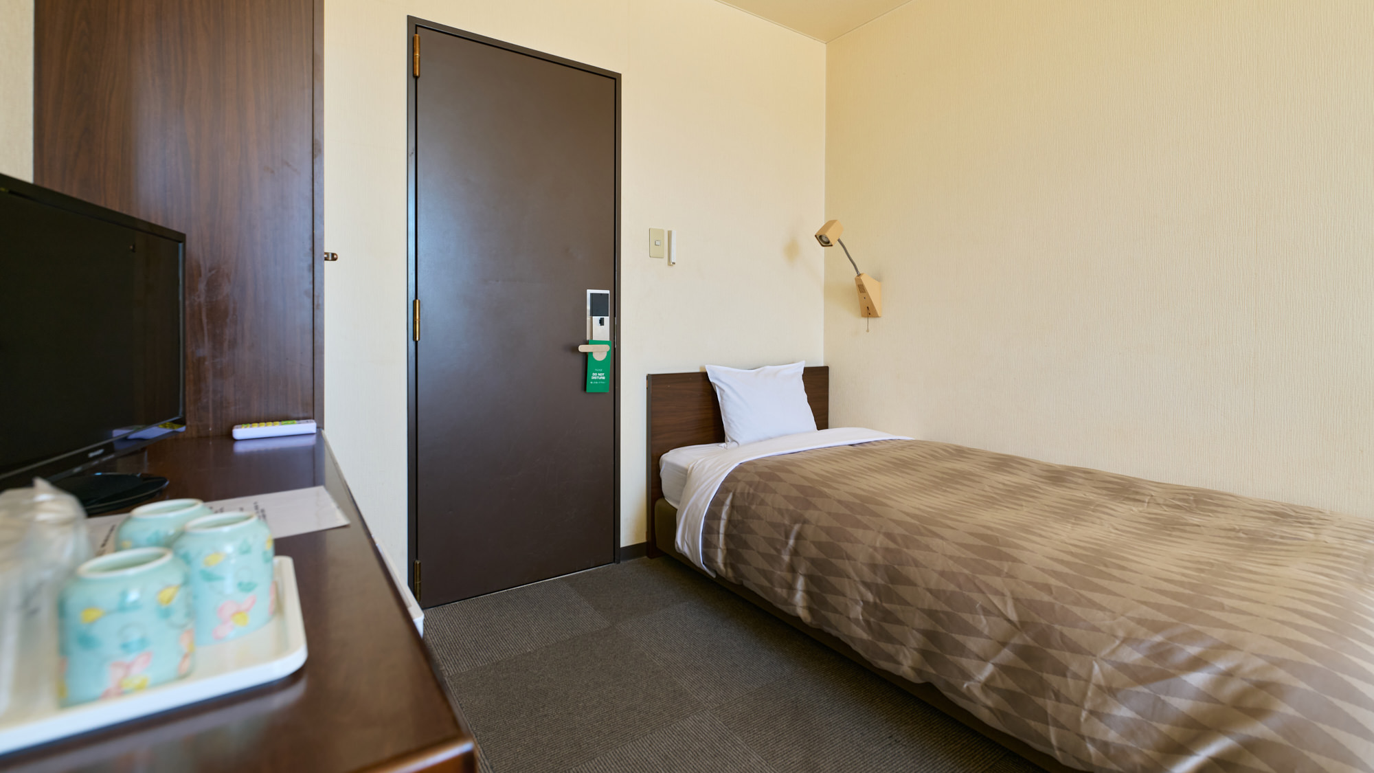 バストイレ共同トリプル喫煙