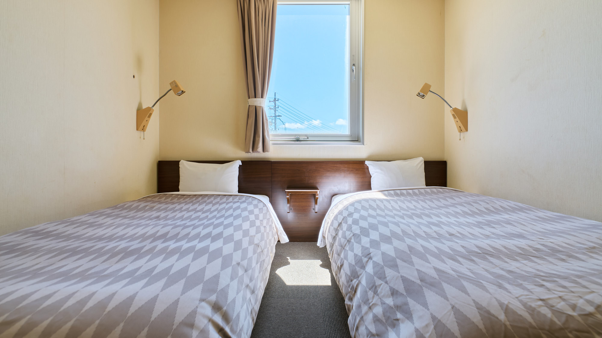 バストイレ共同トリプル喫煙