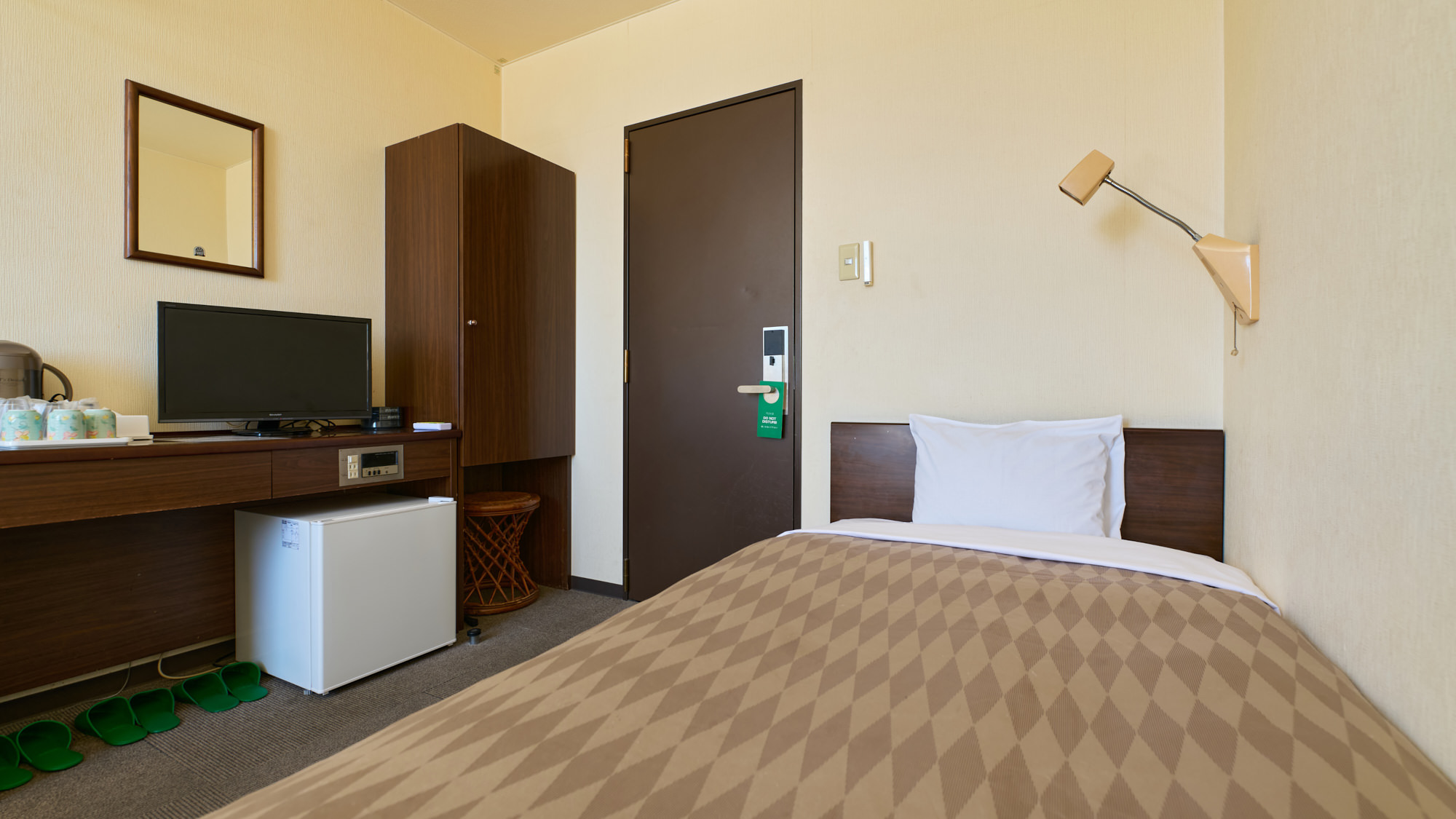 バストイレ共同トリプル喫煙