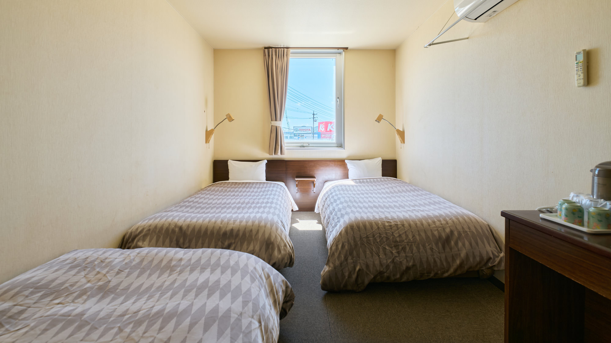 バストイレ共同トリプル喫煙