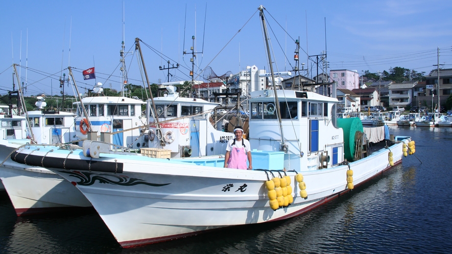 *【その他】漁師の主人が獲ってくる新鮮な魚介類が自慢です！