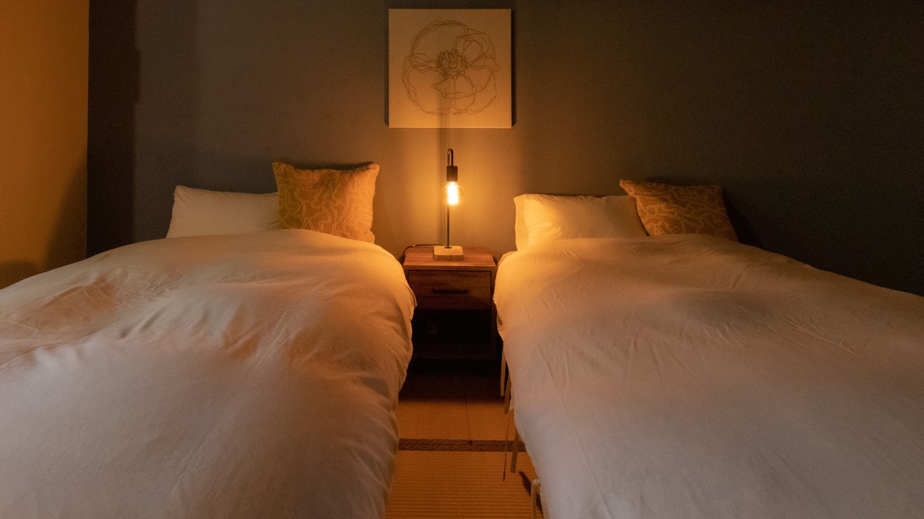 和風ベッドルーム８畳ツイン「錦」