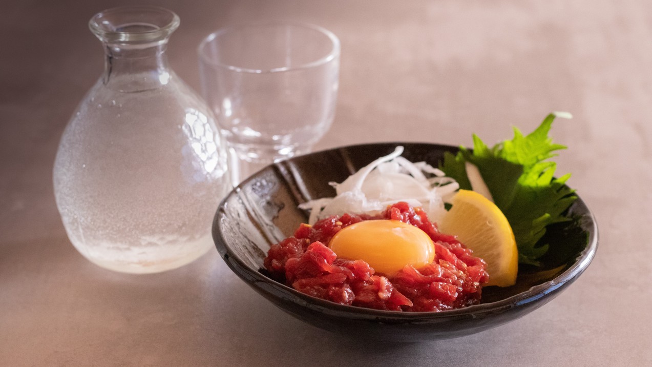 【今だけ♪贅沢春グルメプラン】春のお食事＆桜ユッケ＆上州麦豚を満喫♪地酒『流輝(るか)』付１泊２食付