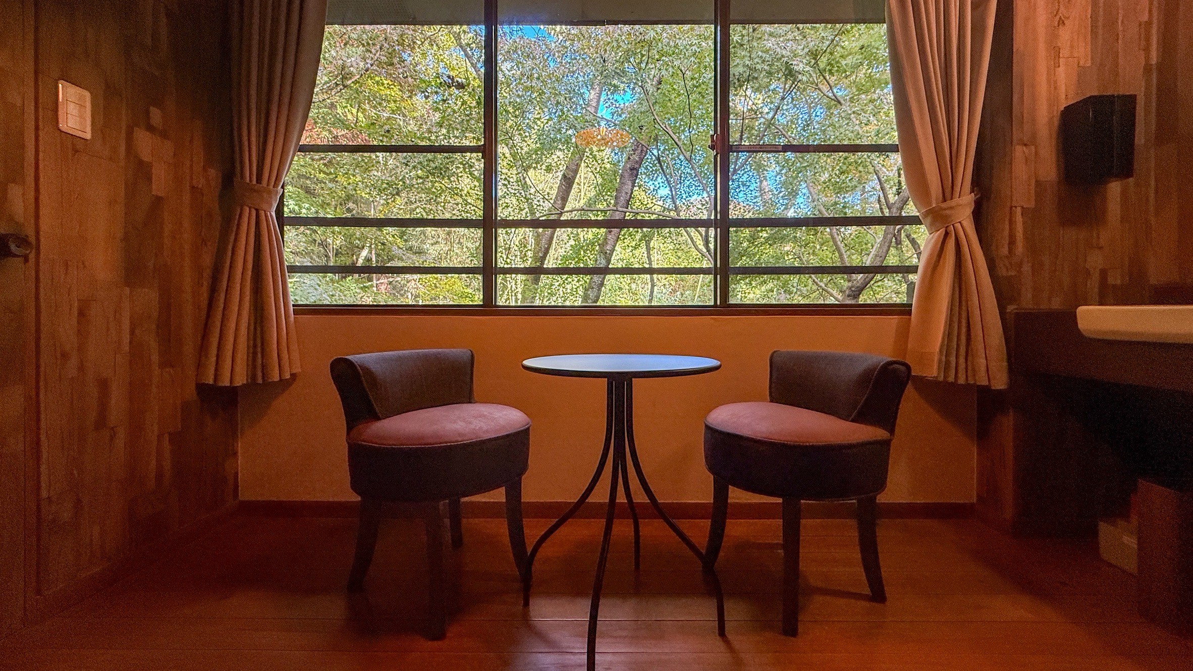 2025年リニューアル 8畳ツイン客室「葵」