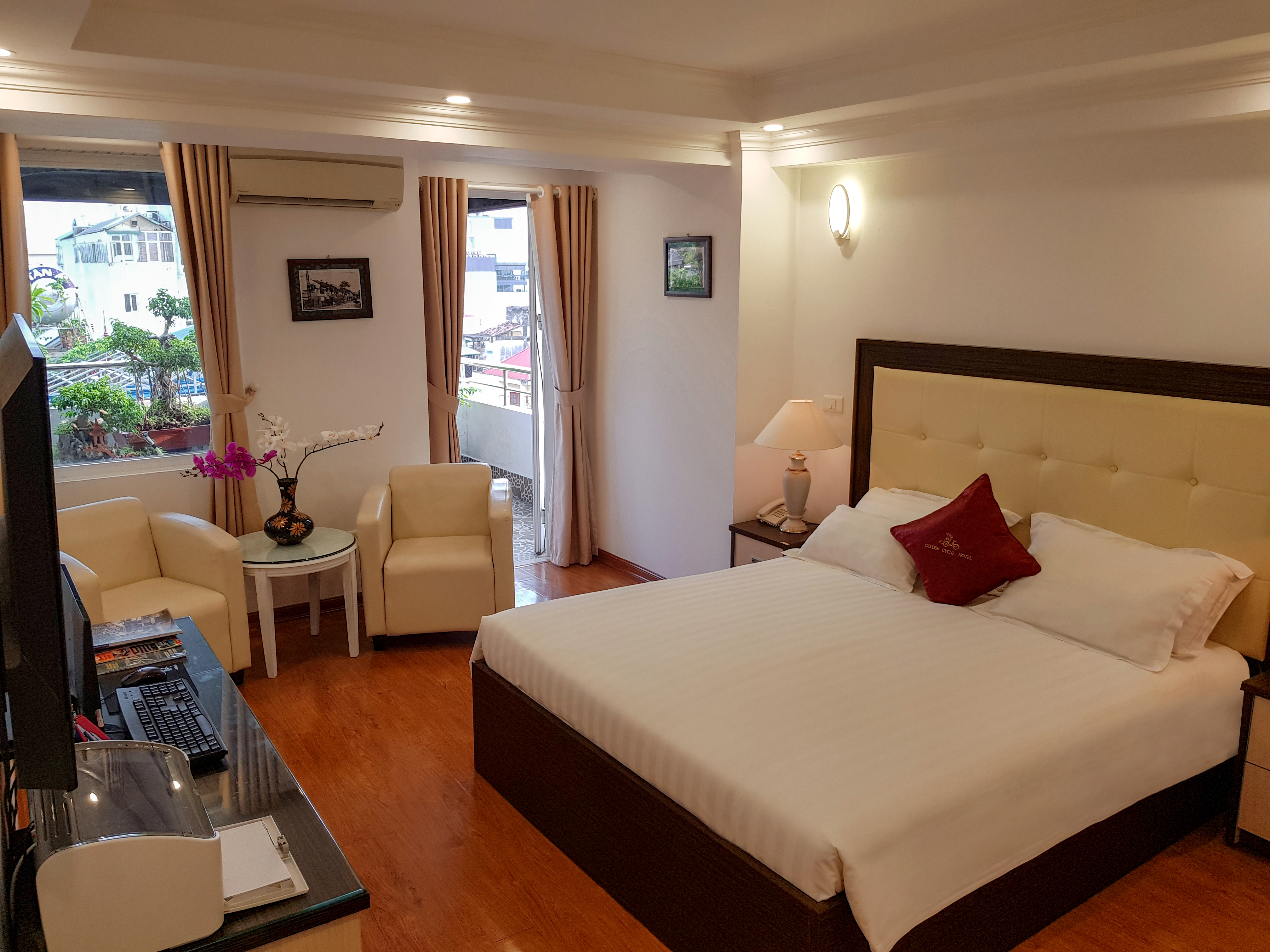 Premium Room: Balcony - Bonsai, City View