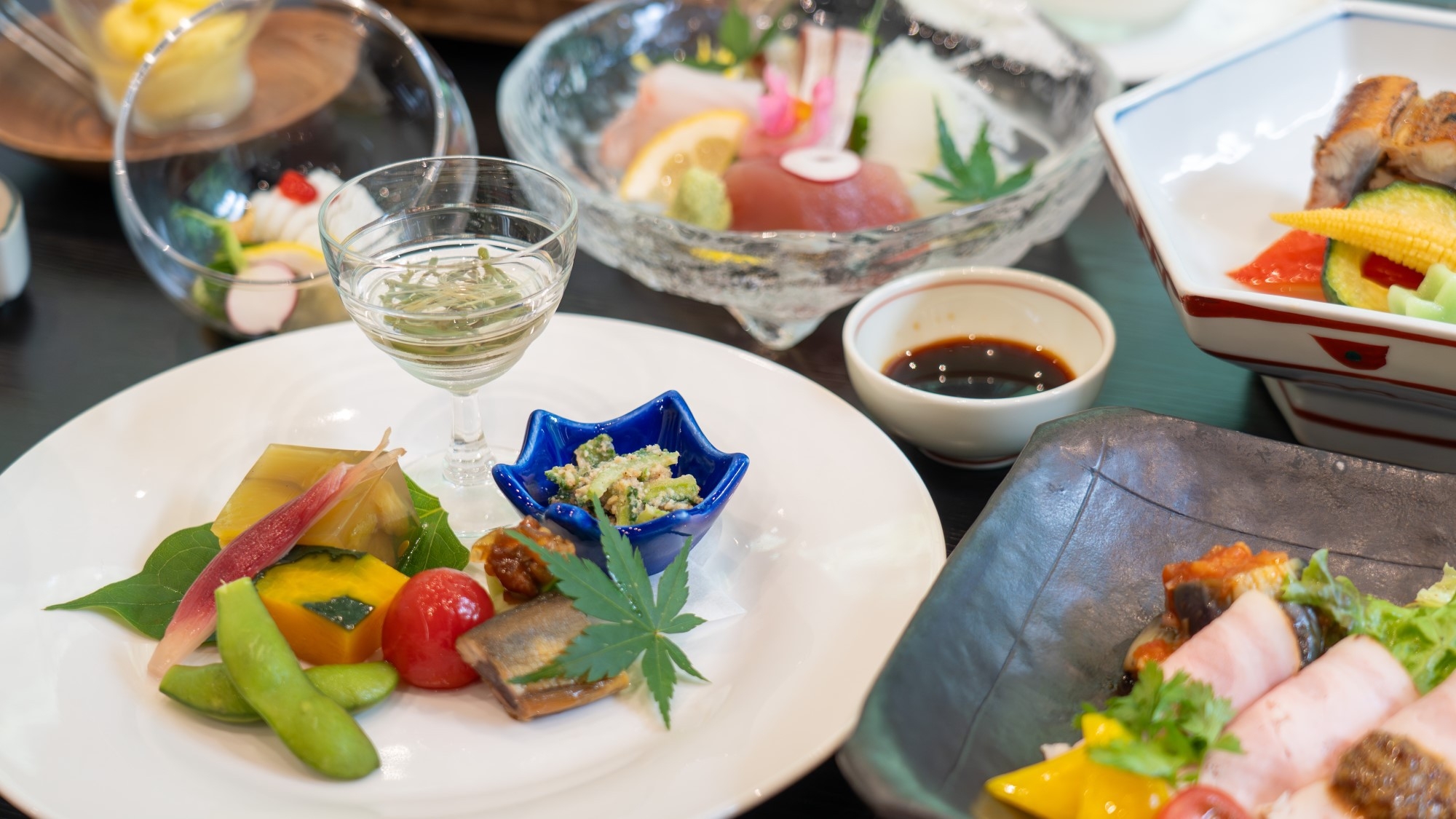 【二食付／ゆったり和室】夏休み限定☆お子様特別割で小学生のお子様がいつもよりおトクに♪＜季節会席＞