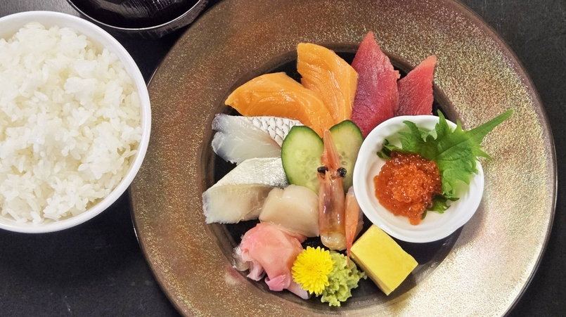刺身御膳と80種類の朝食バイキング　2食付きプラン