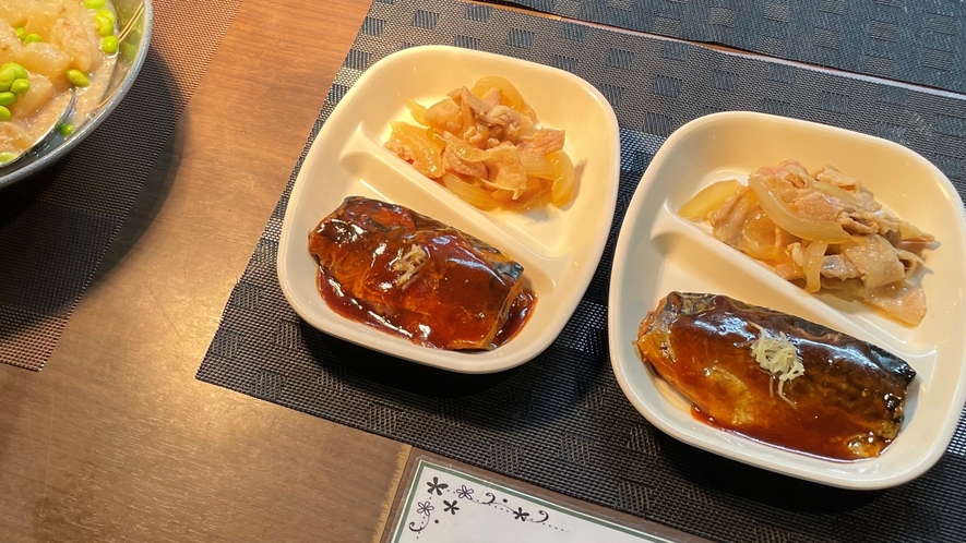 ◆夕食　メインメニュー例【豚肉の生姜焼き・サバ味噌】