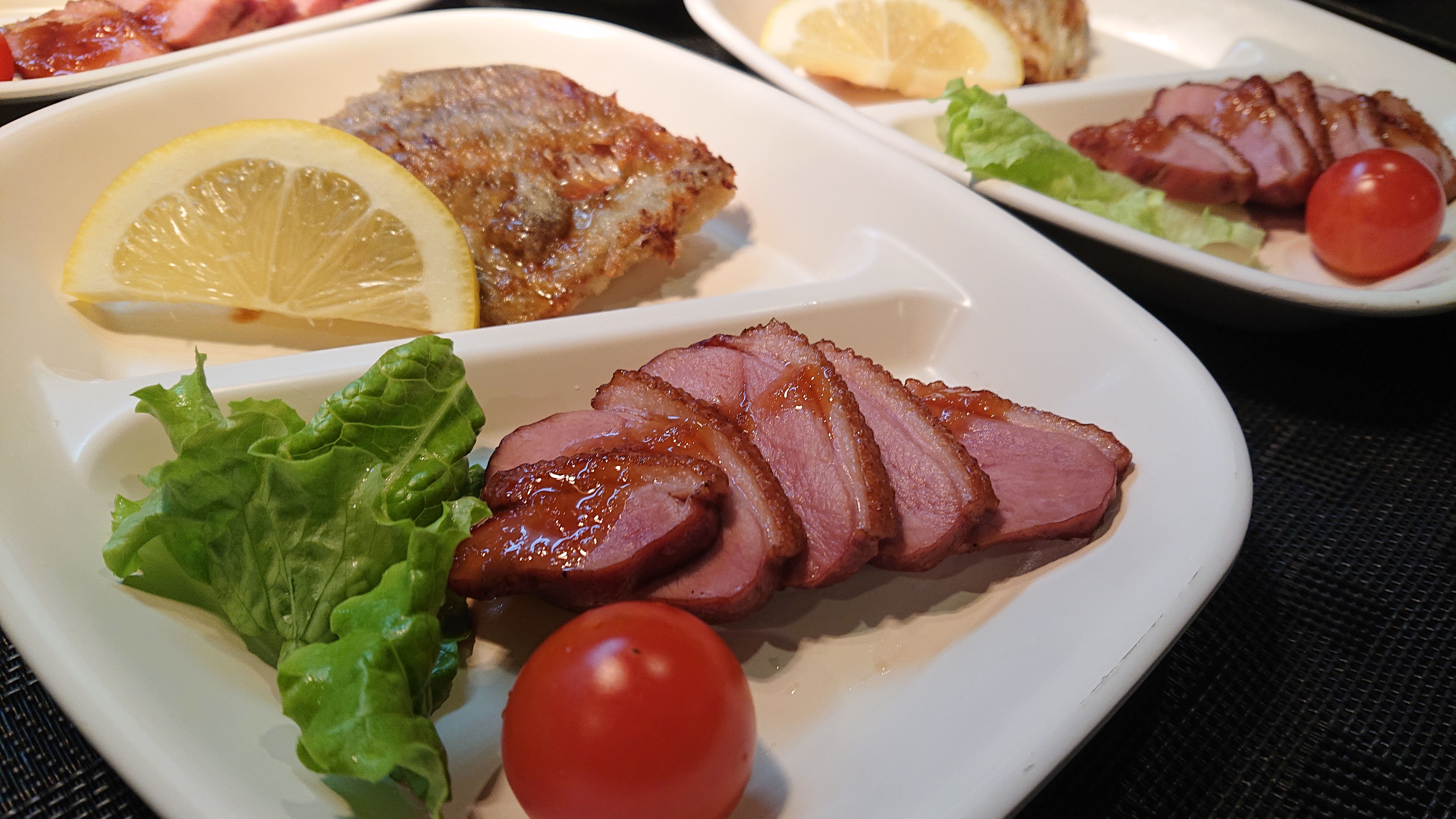 ◆夕食　12月クリスマスメニュー【鴨ロースト・スケソウダラのムニエル】