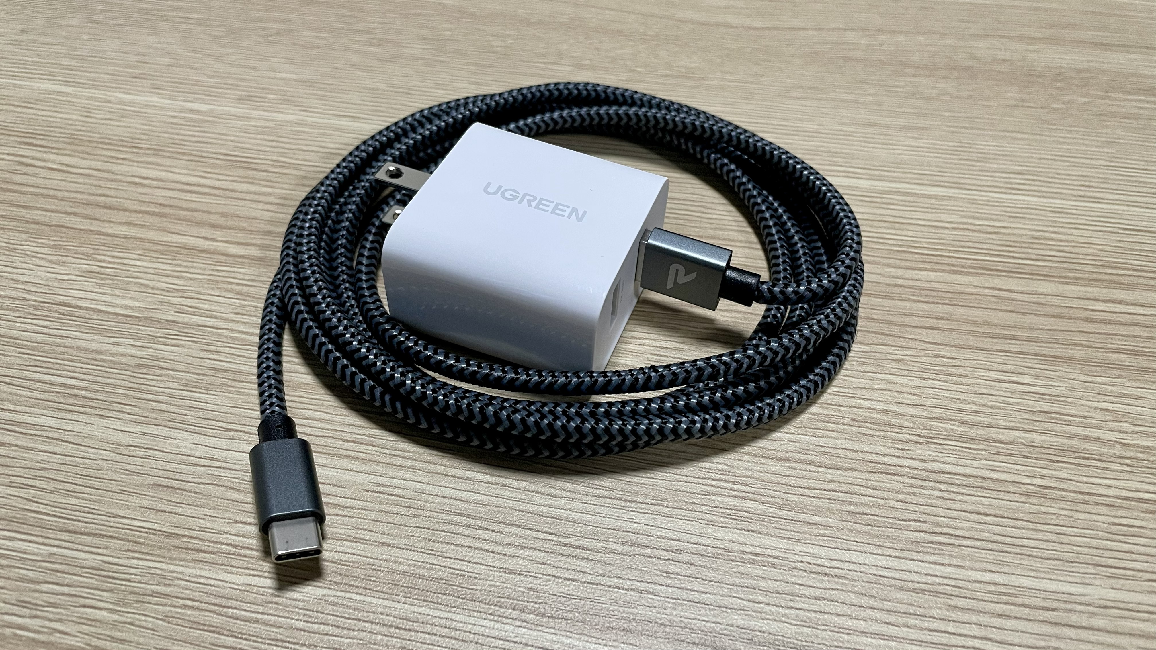 貸出品（スマートフォン充電器）