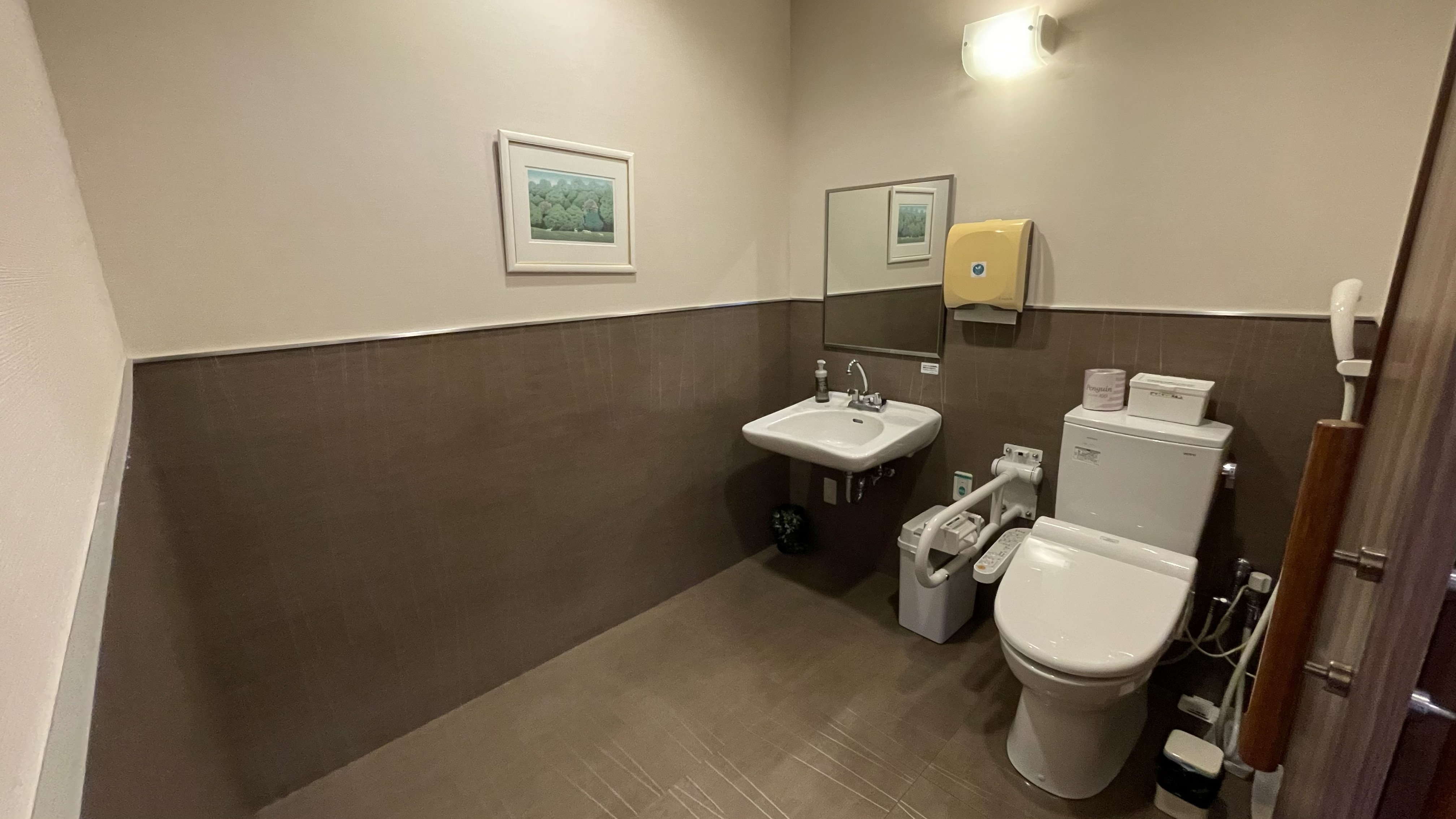 パブリックトイレ