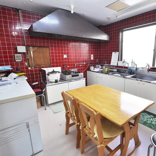 [Kitchen] We are opening the kitchen to customers who wish to prepare their own meals ♪