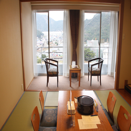Japanese-style room, mountain side "8 tatami mats"