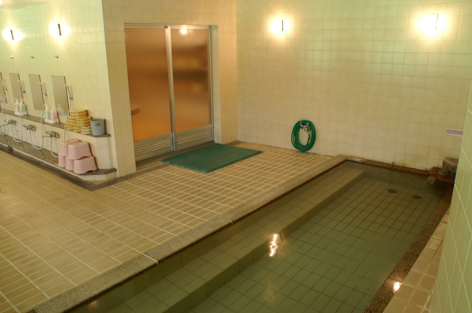 Women's large bath, Helston Onsen, Part 2