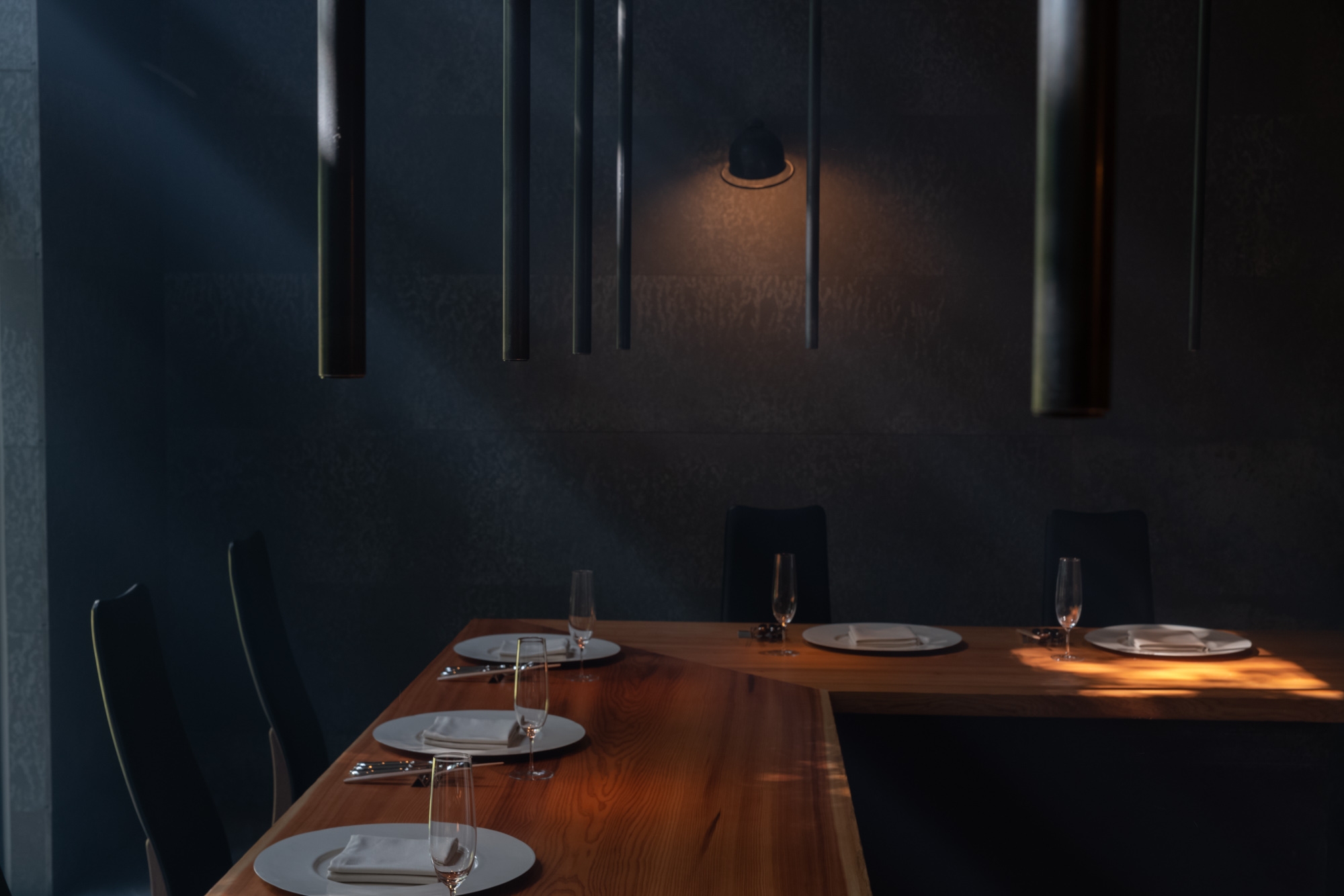 【直火熟成肉／HINOMORI】手島竜司シェフ監修　炎が生む豪快さと繊細さで地元食材を五感で愉しむ