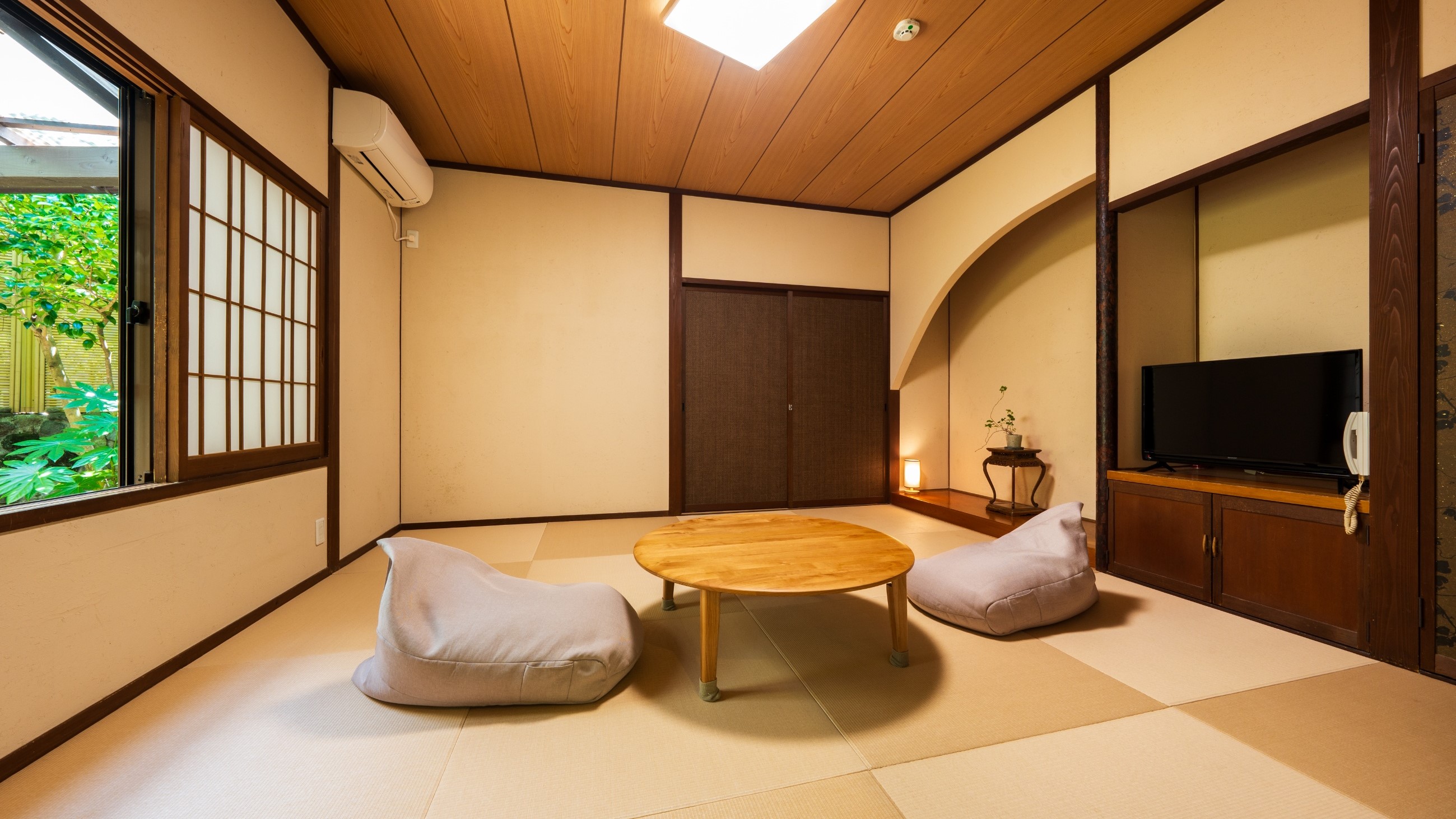 【露天付】スタンダード露天付離れ（8畳）