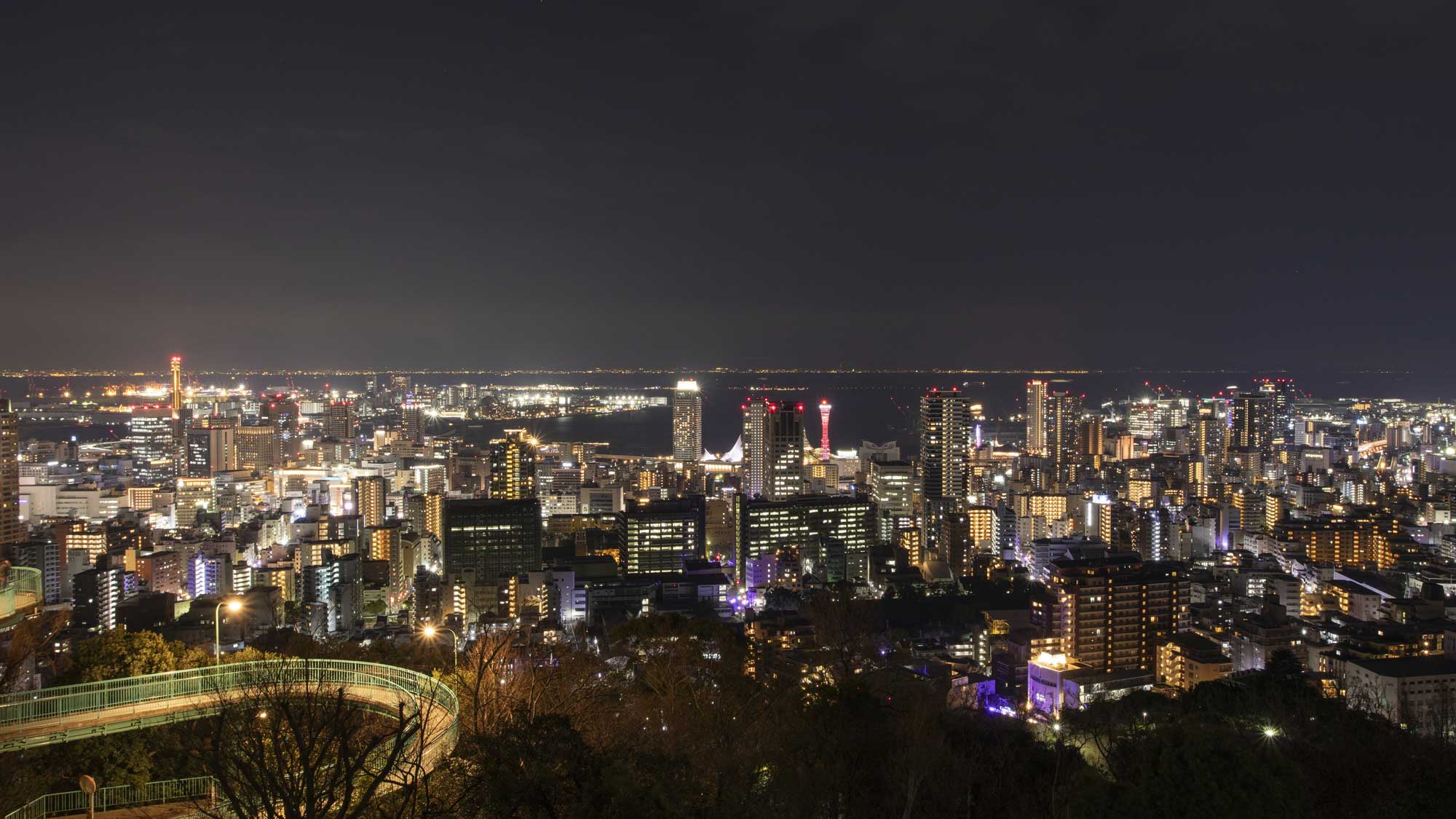【ひょうご共済会館】周辺観光｜ビーナスブリッジからの夜景（諏訪山公園）