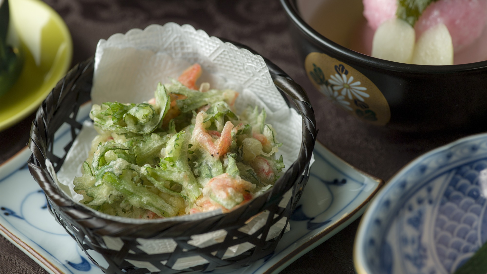 【春の美食プラン】米沢の味覚と山菜で春を堪能〜黒毛和牛と米沢豚すきしゃぶ鍋×地元梅酒×21時間ステイ