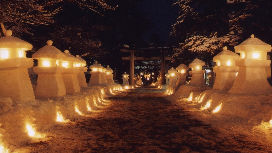 「上杉雪灯篭まつり」は冬の人気イベント！上杉神社のある松が岬公園を中心に開催