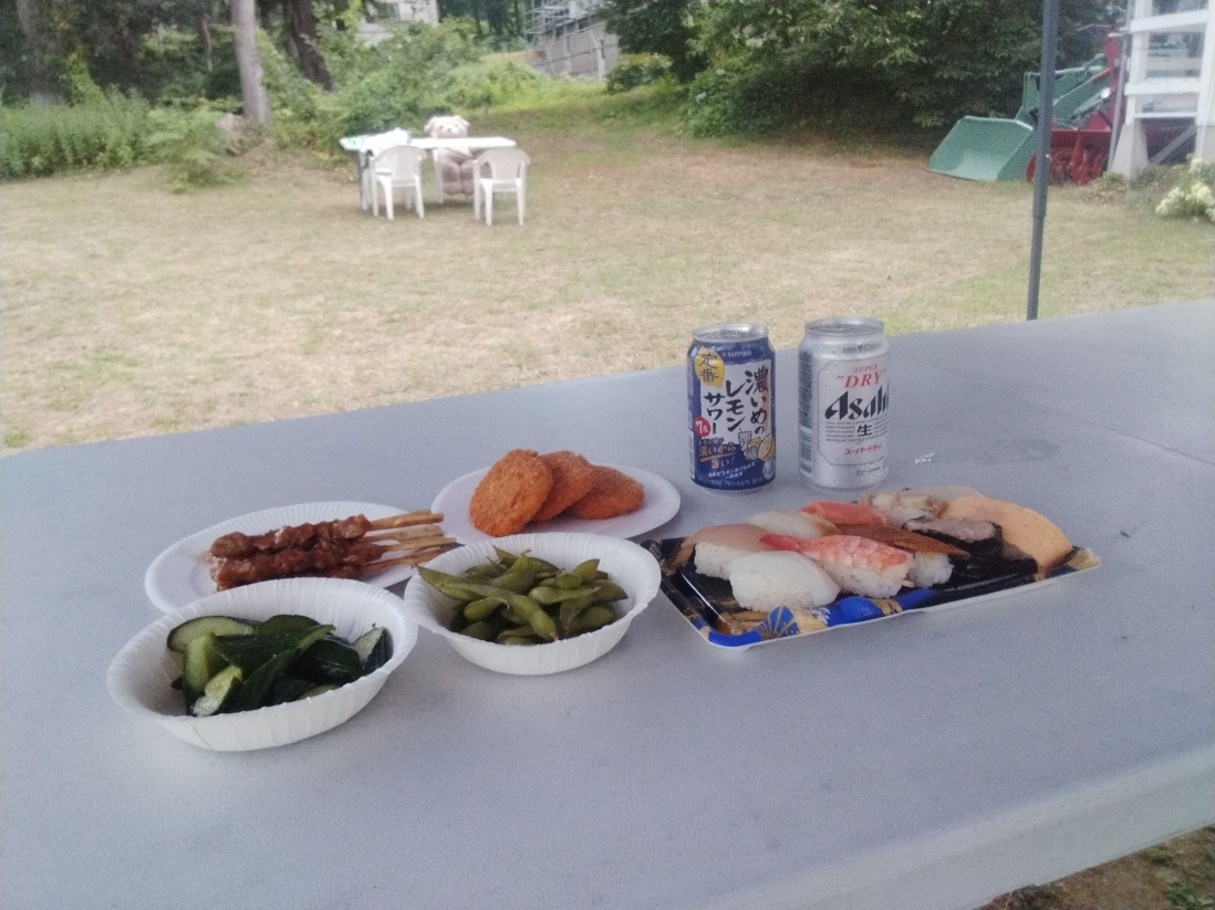 持ち込み食材でビアガーデン感覚　（イメージ）