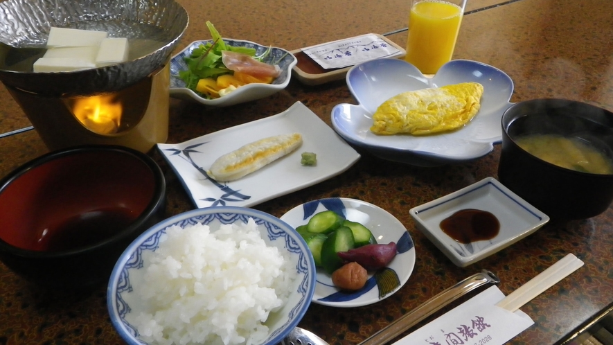 *【朝食全体例】爽やかな朝の空気の中で、美味しいお食事を食べればすっきりお目覚め♪